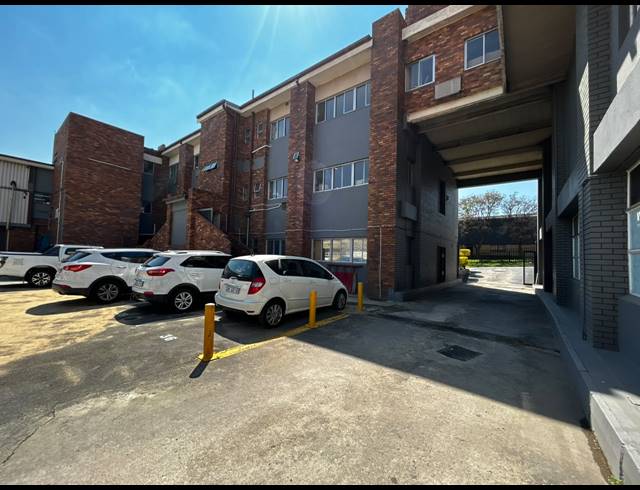 360M² WAREHOUSE TO LET IN WYNBERG